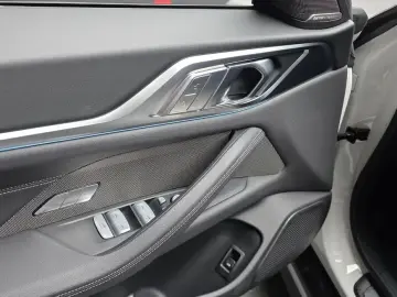 2025 BMW i4 с пробегом 17 183 км
