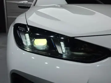 2025 BMW i4 с пробегом 17 183 км