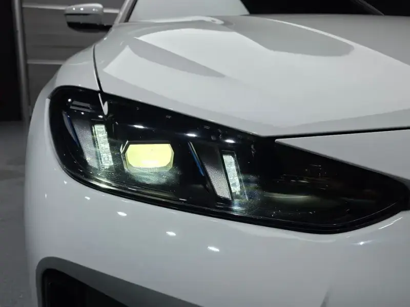 2025 BMW i4 с пробегом 17 183 км