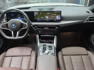 2025 BMW i4 с пробегом 19 329 км
