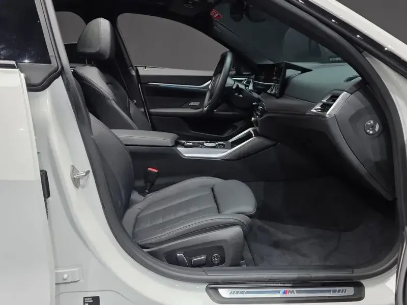 2025 BMW i4 с пробегом 17 183 км