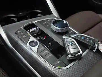 2025 BMW i4 с пробегом 19 329 км