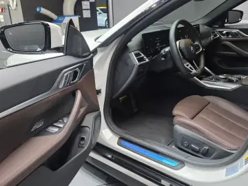 2025 BMW i4 с пробегом 19 329 км