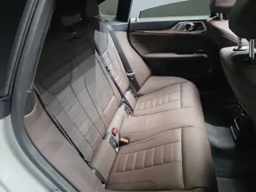 2025 BMW i4 с пробегом 19 329 км