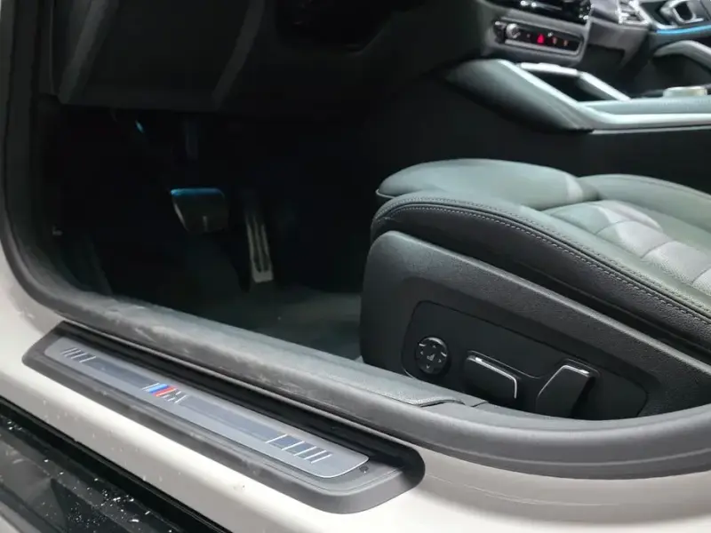 2025 BMW i4 с пробегом 17 183 км