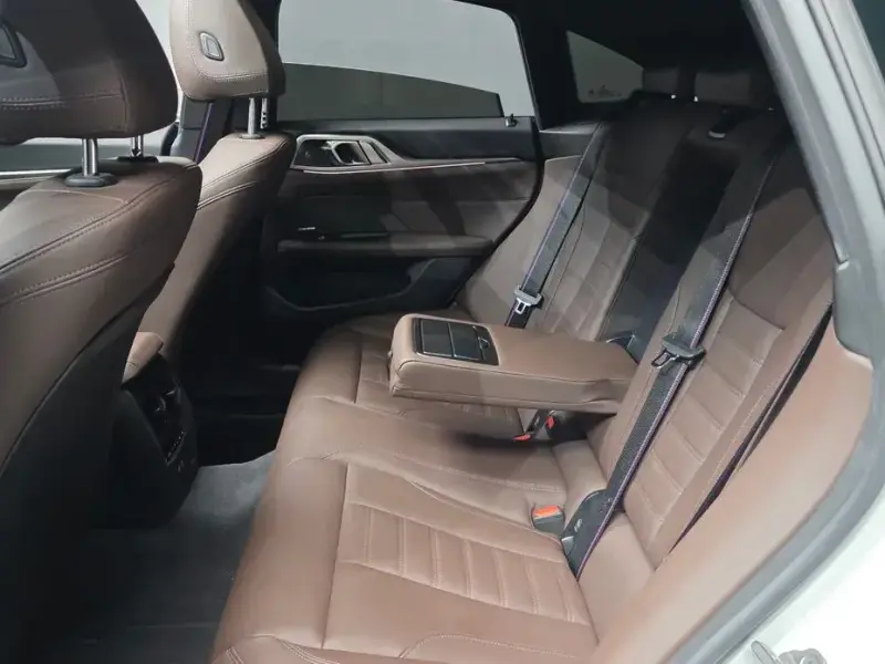2025 BMW i4 с пробегом 19 329 км