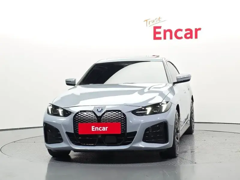 2025 BMW i4 с пробегом 4 446 км