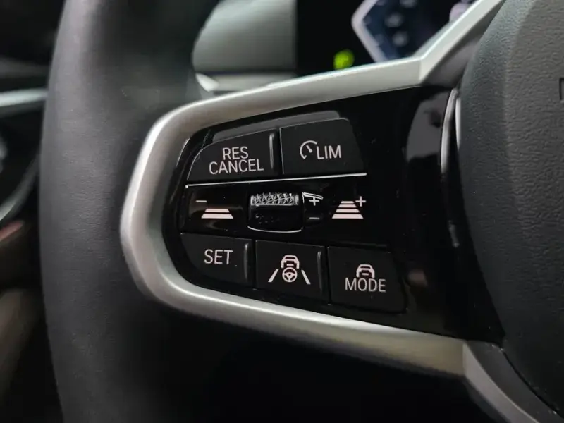 2025 BMW i4 с пробегом 19 329 км