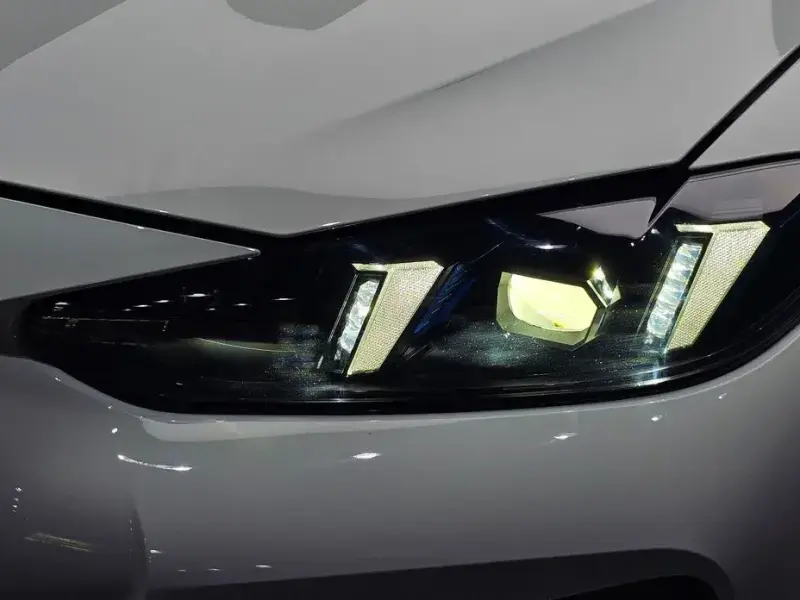 2025 BMW i4 с пробегом 19 329 км