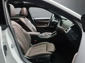 2025 BMW i4 с пробегом 19 329 км