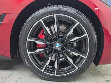 2025 BMW i4 с пробегом 4 333 км