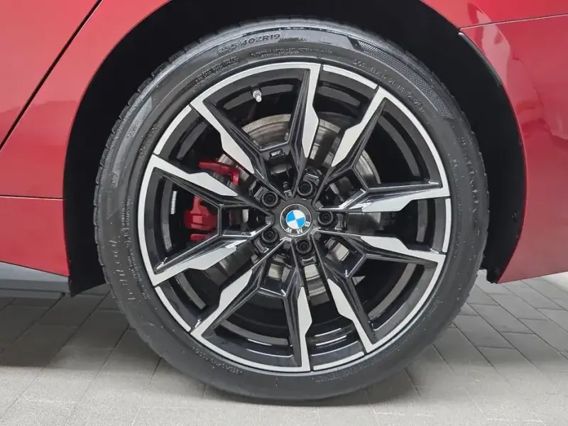 2025 BMW i4 с пробегом 4 333 км