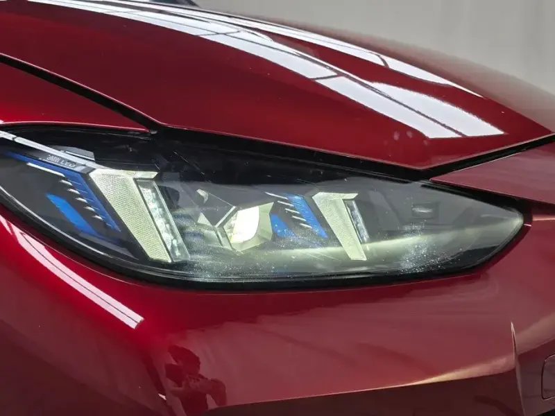 2025 BMW i4 с пробегом 4 333 км