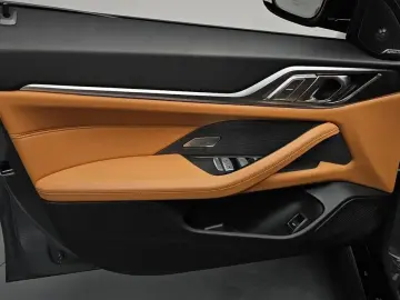 2024 BMW i4 с пробегом 36 983 км