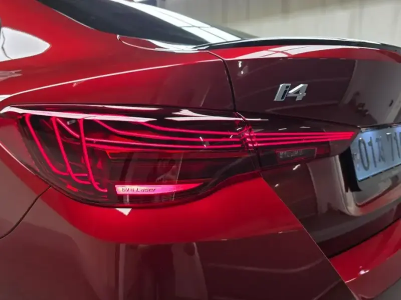 2025 BMW i4 с пробегом 4 333 км