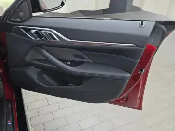 2025 BMW i4 с пробегом 4 333 км