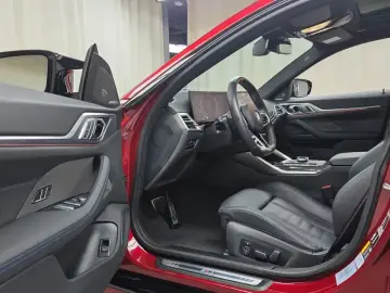 2025 BMW i4 с пробегом 4 333 км