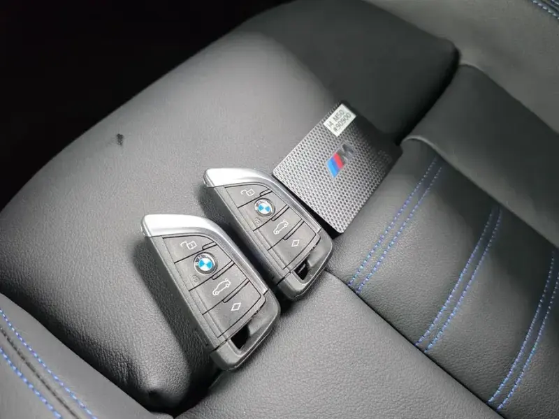 2025 BMW i4 с пробегом 4 333 км