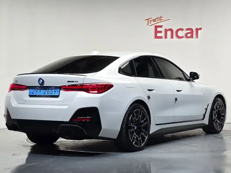2025 BMW i4 с пробегом 12 780 км