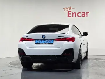 2025 BMW i4 с пробегом 12 780 км