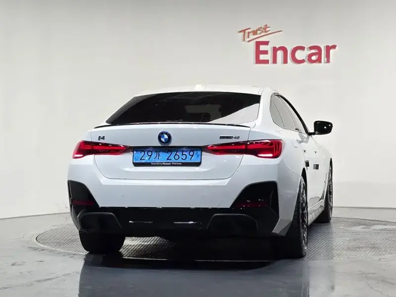 2025 BMW i4 с пробегом 12 780 км