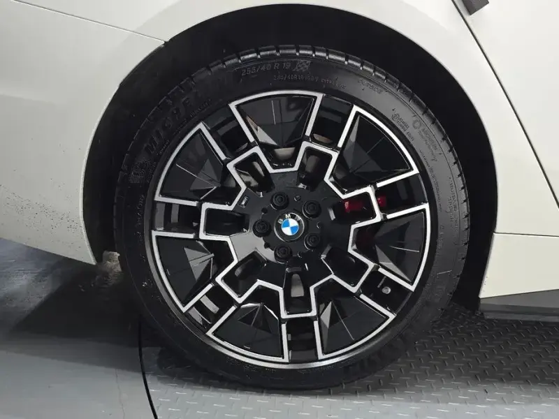 2025 BMW i4 с пробегом 12 780 км