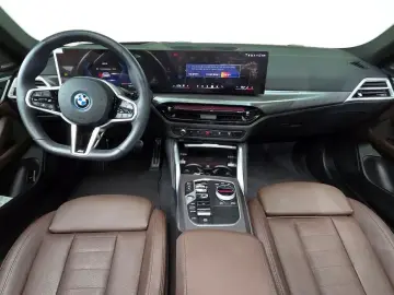 2025 BMW i4 с пробегом 12 780 км
