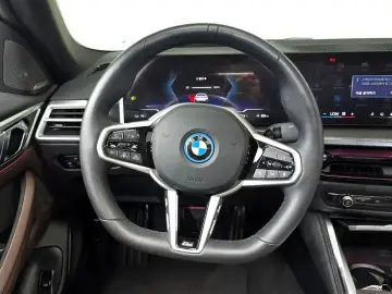 2025 BMW i4 с пробегом 12 780 км