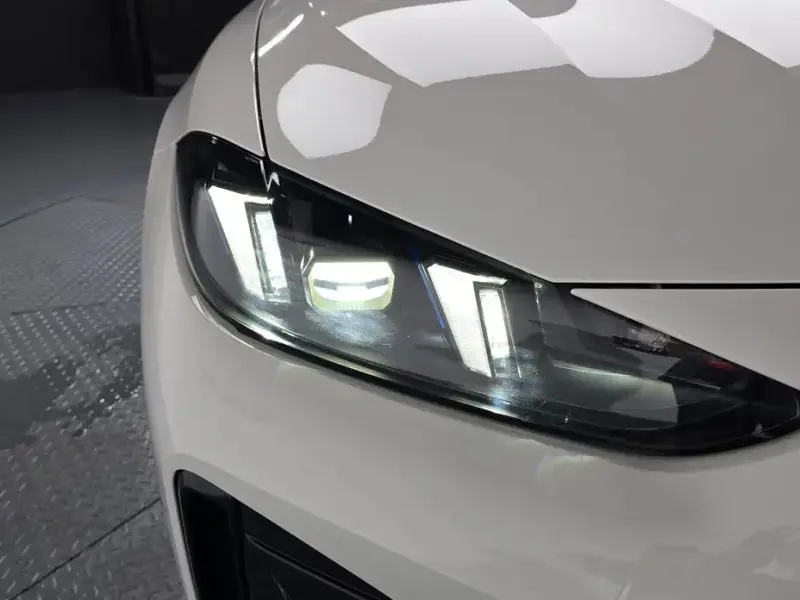 2025 BMW i4 с пробегом 12 780 км