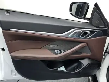 2025 BMW i4 с пробегом 12 780 км