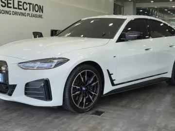 2025 BMW i4 с пробегом 27 758 км