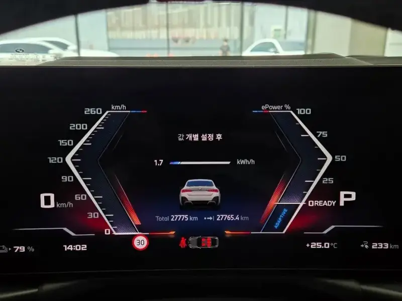 2025 BMW i4 с пробегом 27 758 км