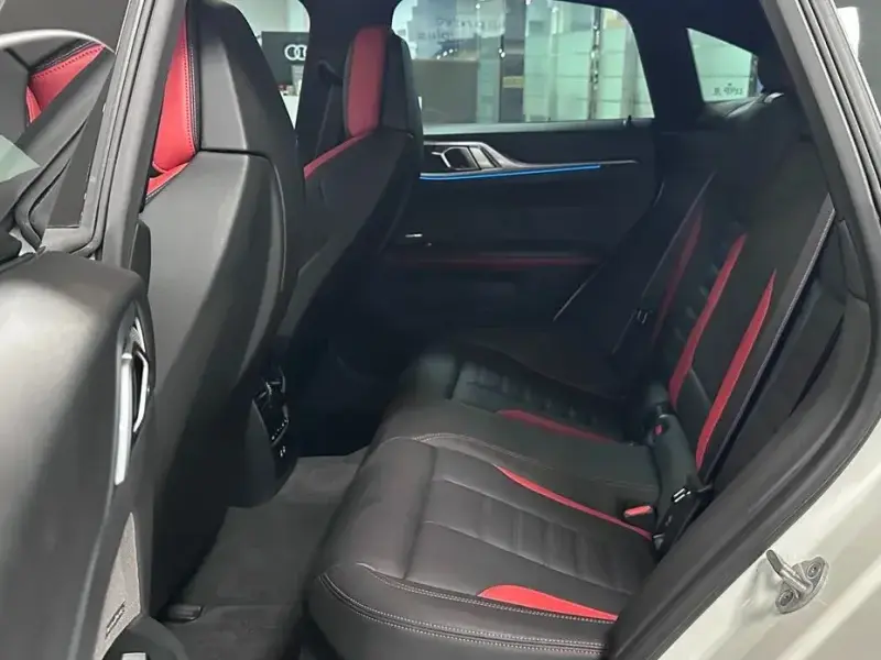 2025 BMW i4 с пробегом 19 541 км