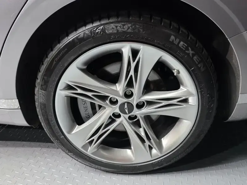 2023 Genesis G90 с пробегом 59 665 км