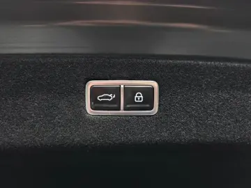 2023 Genesis G90 с пробегом 59 665 км
