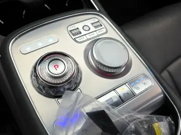 2023 Genesis G90 с пробегом 76 449 км