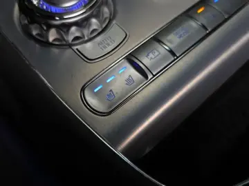 2023 Genesis G90 с пробегом 41 935 км