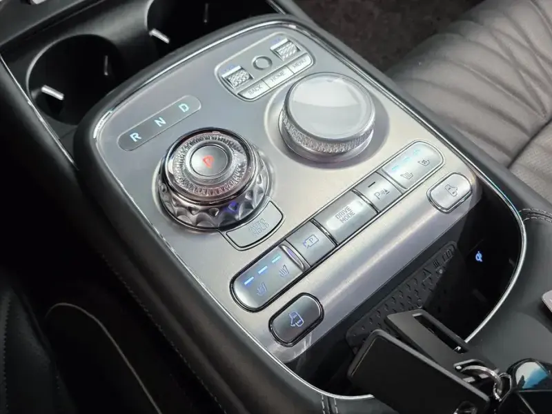 2023 Genesis G90 с пробегом 34 142 км
