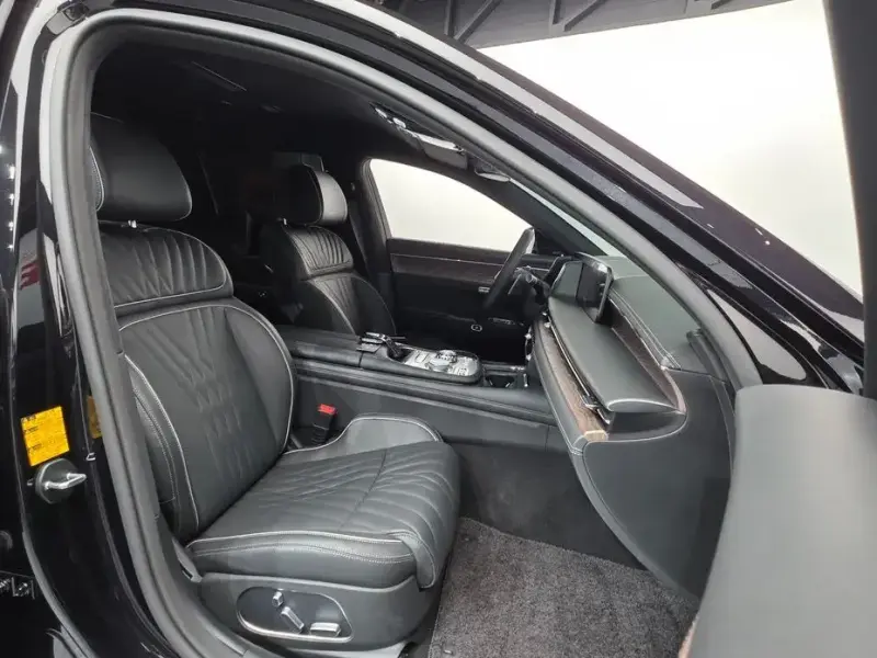 2023 Genesis G90 с пробегом 34 142 км