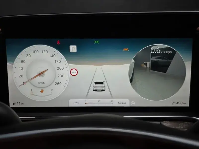 2023 Genesis G90 с пробегом 21 490 км
