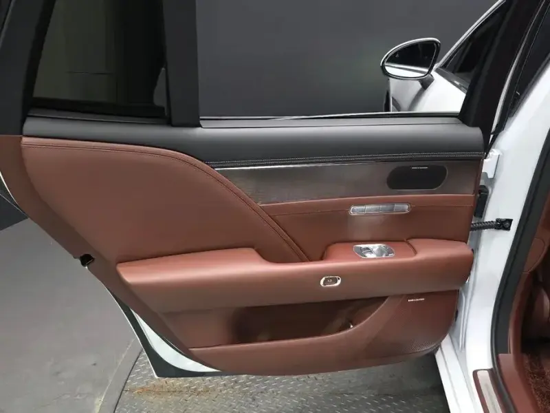 2023 Genesis G90 с пробегом 21 490 км