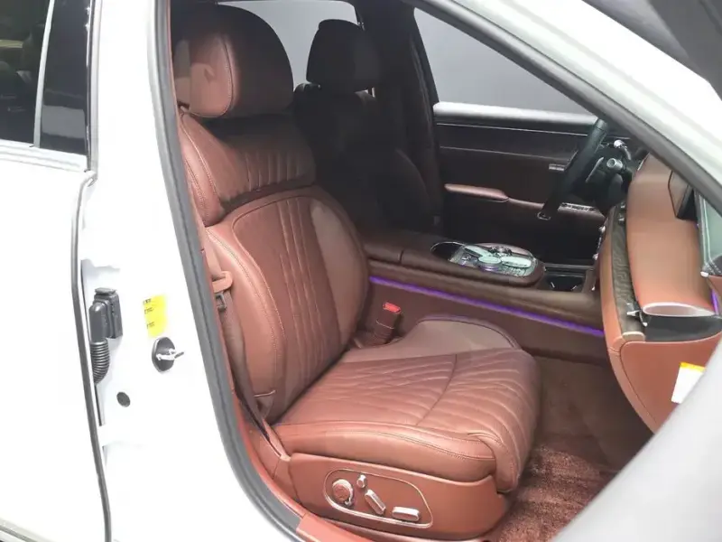 2023 Genesis G90 с пробегом 21 490 км