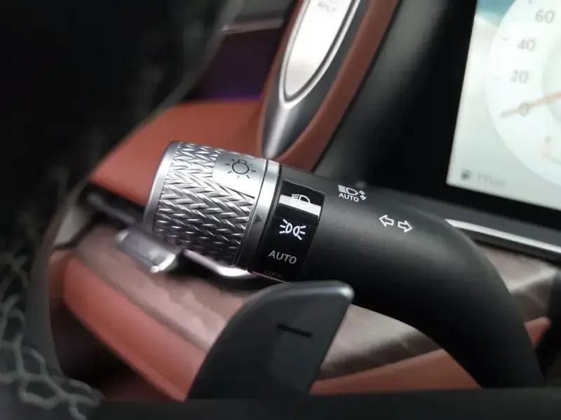 2023 Genesis G90 с пробегом 21 490 км