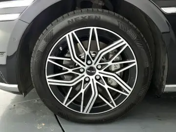 2023 Genesis G90 с пробегом 52 111 км