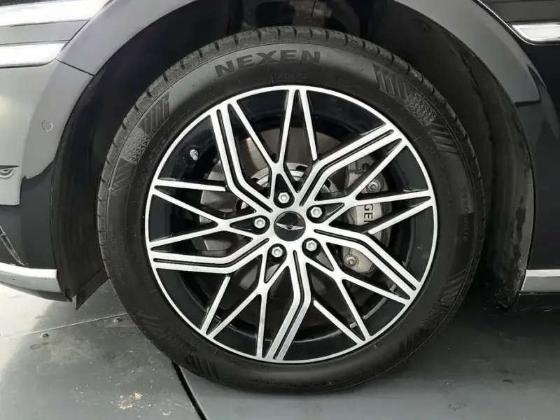 2023 Genesis G90 с пробегом 52 111 км