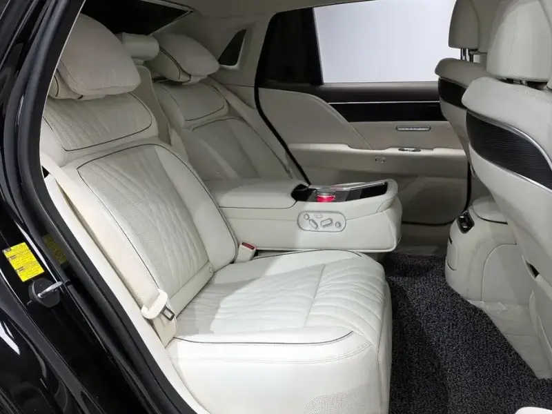 2023 Genesis G90 с пробегом 52 111 км