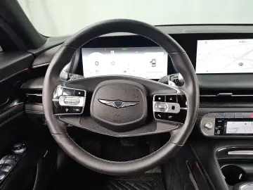 2023 Genesis G90 с пробегом 72 992 км