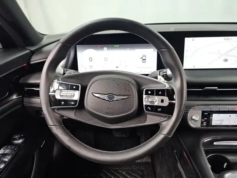 2023 Genesis G90 с пробегом 72 992 км