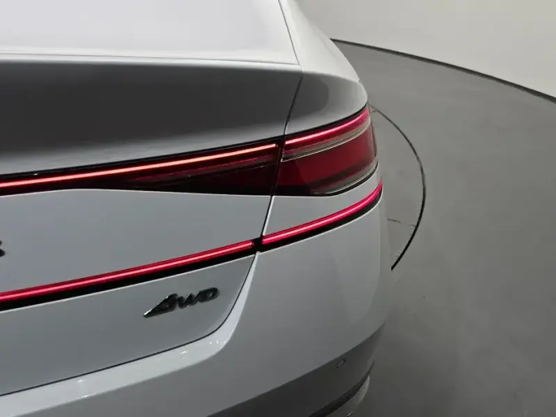 2023 Genesis G90 с пробегом 35 276 км