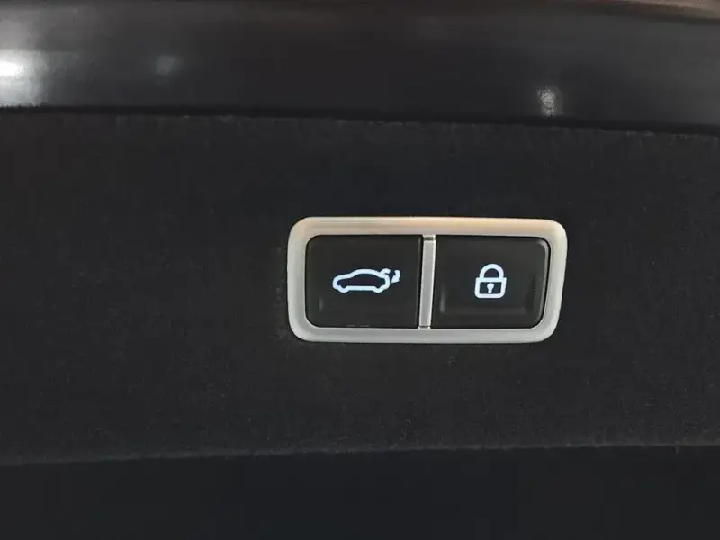2023 Genesis G90 с пробегом 91 388 км